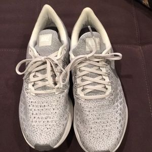 Women’s Nike sneakers zoom Pegasus 35